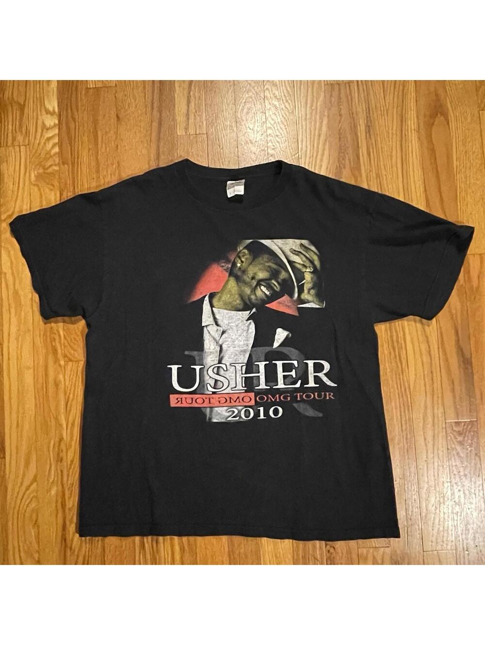 Usher OMG Tour Tee 2010 Vintage Graphic Rap T Shirt Crew Neck Mens Size L Large